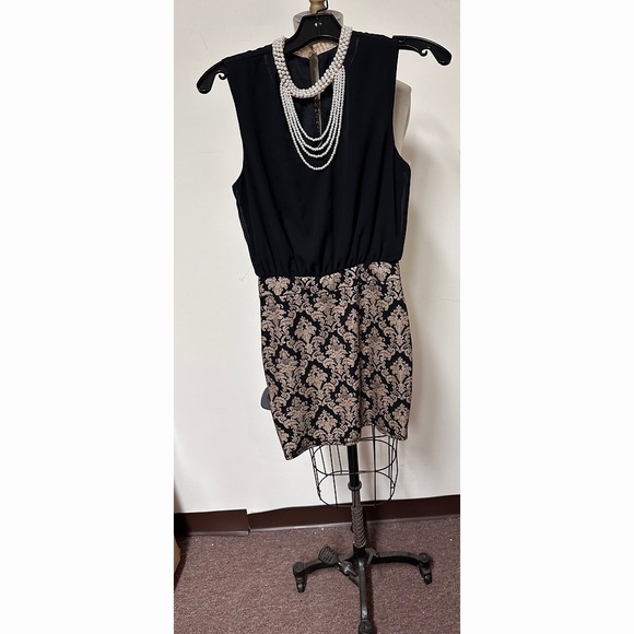 BLACK with Pearl Detail - Picture 1 of 5